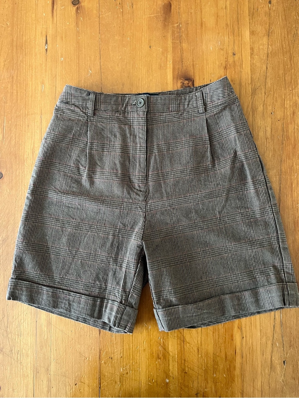 Brandy Melville Houndstooth Plaid High Waisted Pleated Cuffed Shorts Preppy